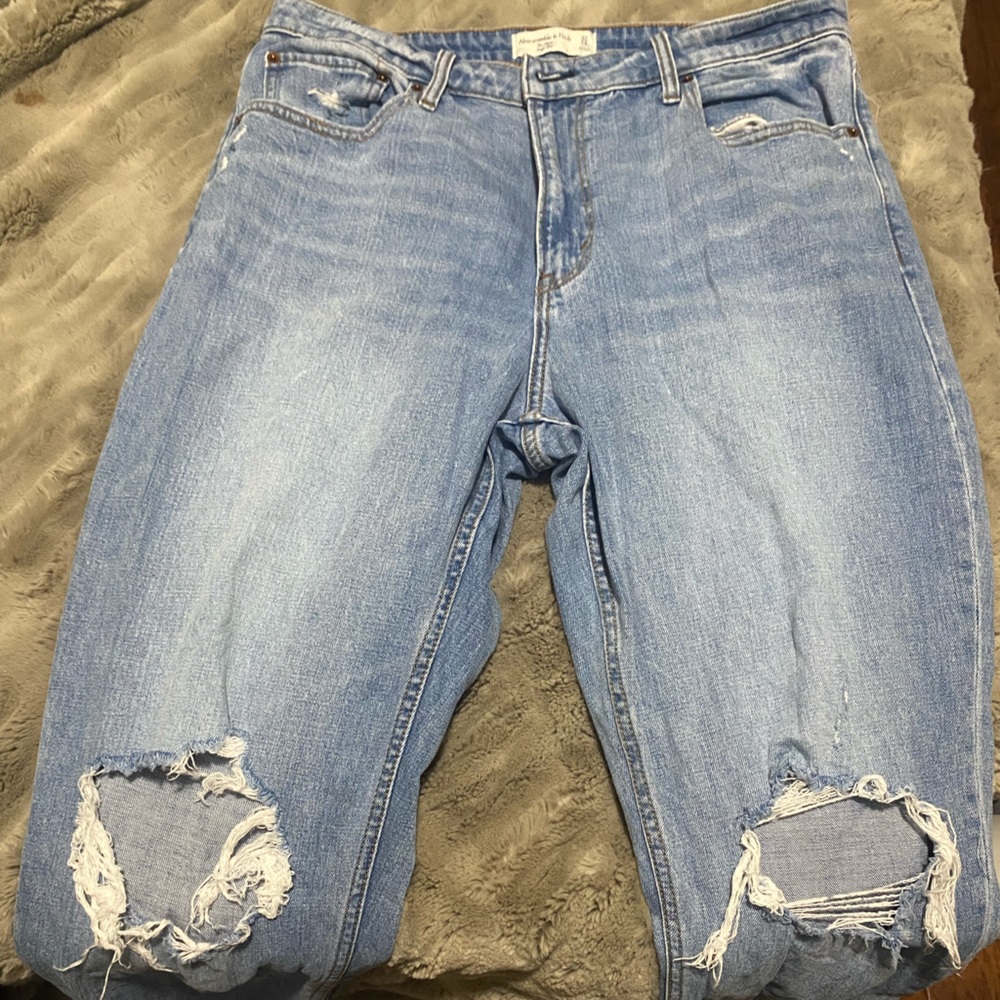 Abercrombie & Fitch High Rise mom jean